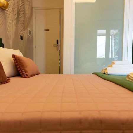 5 Sensi - Vasca Idromassaggio, Terrazzo, Fibra Ultraveloce, Parcheggio Coperto Su Richiesta Hotel Cosenza Ngoại thất bức ảnh