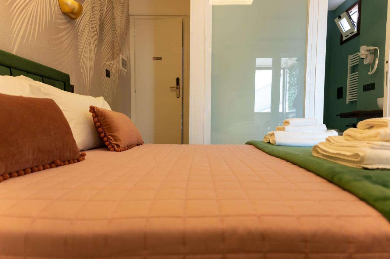 5 Sensi - Vasca Idromassaggio, Terrazzo, Fibra Ultraveloce, Parcheggio Coperto Su Richiesta Hotel Cosenza Ngoại thất bức ảnh